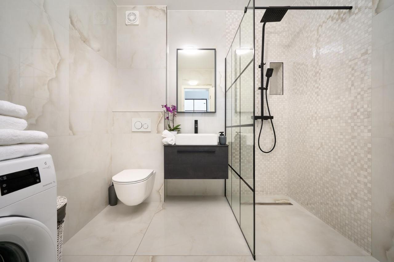Klara Beach Apartment Сплит Екстериор снимка